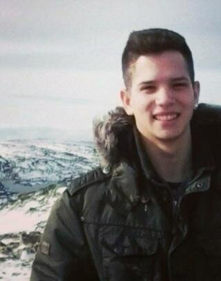 crisheren16's profile picture. 