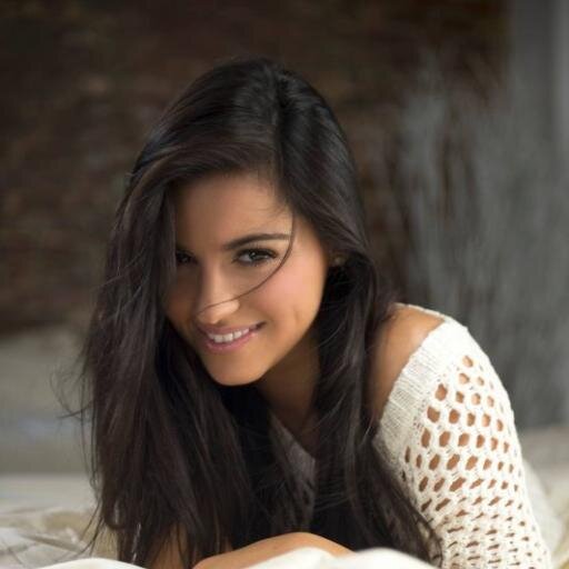 Hola! Twitter Oficial de Apoyo! a @MaiteOficial y su Nuevo Disco Eclipse de Luna! Sigueme! Fans de Maite Perroni
Perronilandia ! :) ;) ❤
