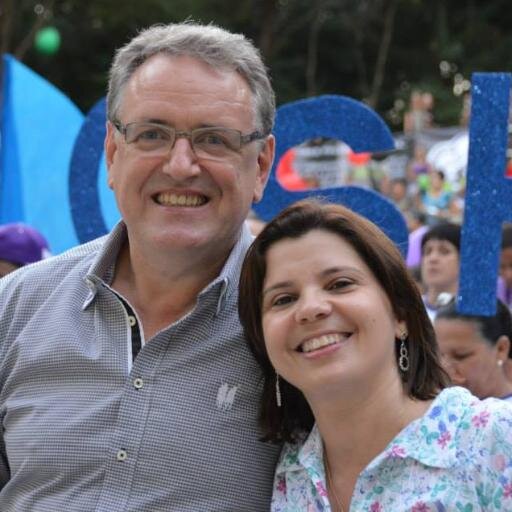 Líder da Igreja Batista Vida Nova em Campinas. Marido de Valéria, pai de Marília, Paula e Gabriel. Avô de Benjamim, Elisa e Matias.