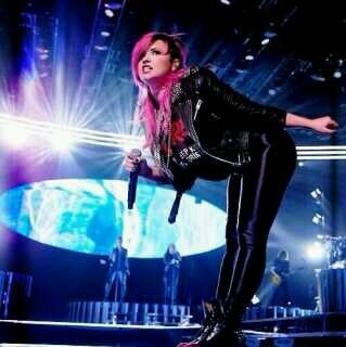 This is the official twitter Demi EUA!!!! SHE LOVES YOU. FOLLOW THAT OFFICIAL TWITTETR EUA DEMI!!!! #NEONLIGHTSTOUR!!