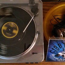 Music lover sharing words from the world that's spinning between my ears - thoughts, sounds, news, reviews, puns, vinyl rips, etc.