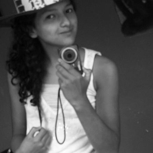 --Sonreír No Siempre Significa Ser Feliz, Muchas Veces Significa Ser Fuerte   -- (*-*)