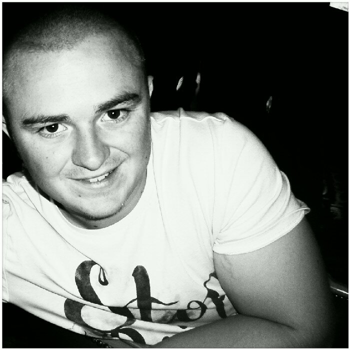 Love house music: wake up to it, sleep to it, live to it, party to it! Much love ppl
