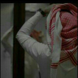 ايه احبك.. وهذا أجمل ما يقال وانت جنب القلب ،، والقلب جنبك قالها خالد وفيه صح المقال وشلون مغليك؟ وانت الذي علمتني حبك...