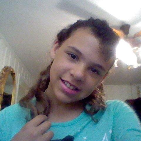 I am Alonna Curtis, I love Anjanee. She can really sing.
