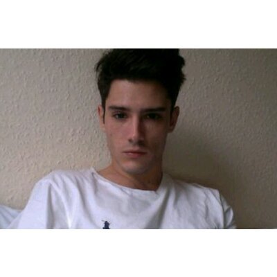 damian sánchez, twenty, single, bisex.