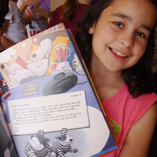 BookEndsLA's profile picture. We work w/student #volunteers to collect gently used kid's books & get them into the hands of kids w/no books, thereby creating #readers and #leaders. #literacy