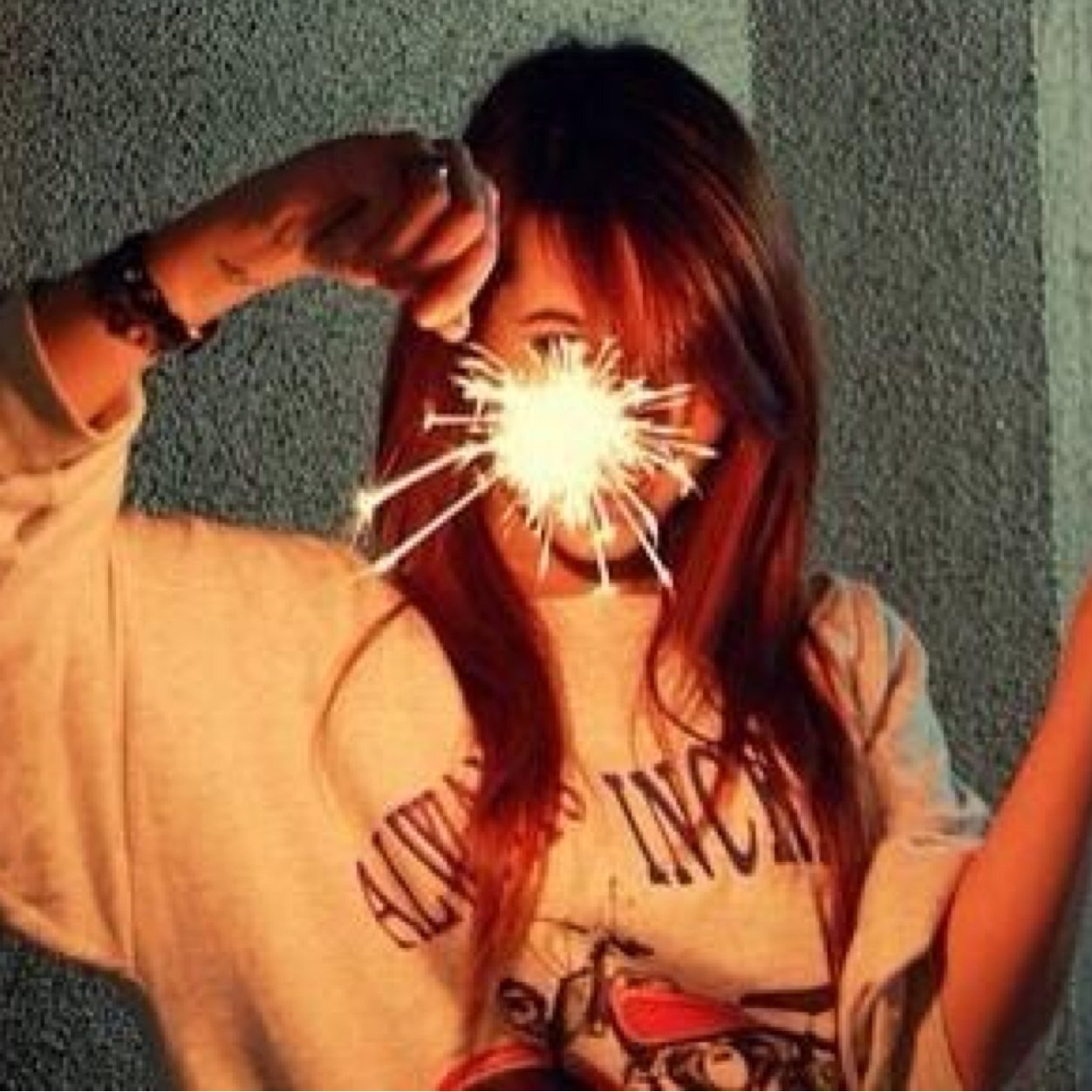 Just looking for some peace and quiet. Nail polish addict. Softball lover. Good friend. Body concious. Food lover. 12.26.13