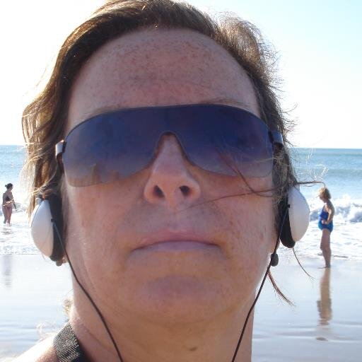 lunayvivi's profile picture. 