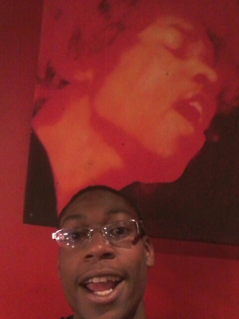 Im a futuristicTrippy pop MC who also delivers news on current events. for music, collabs and more contact me at RoyalGMusic@yahoo.com. http://t.co/Qahm9f8zOW