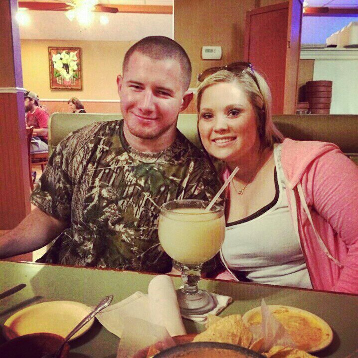 taylaaaa_bee's profile picture. The higher the hair, the closer to God. Cosmetologist. Ryan Whitehead.