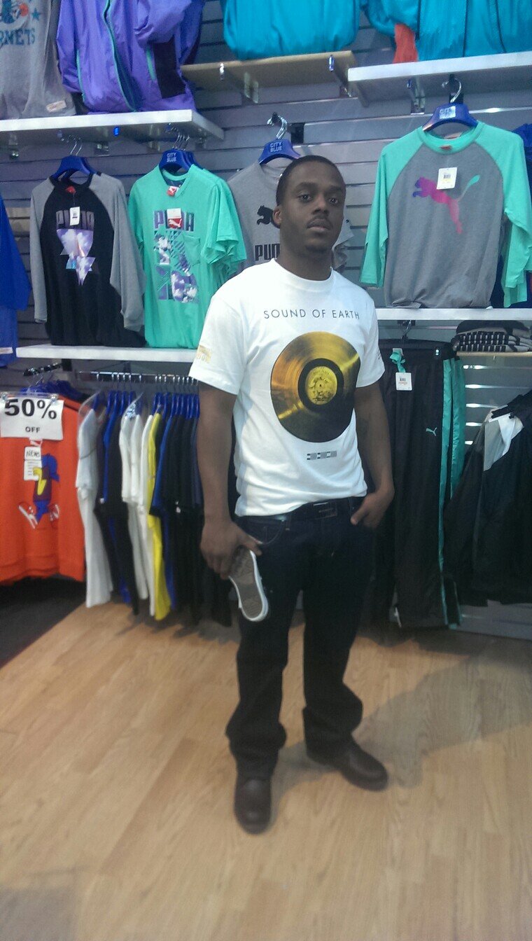 I got à little boy too look after , with money on my mind