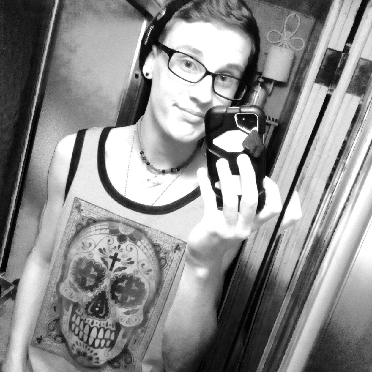 I'm an egocentric, narcscistic, conceited, condescending, hypocritical, metrosexual cutie-pie that you'll love to death, given the chance.