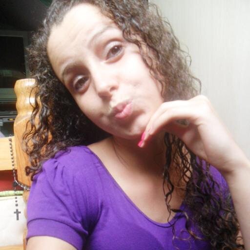 não da pra acreditar mas sinto falta do seu beijo *