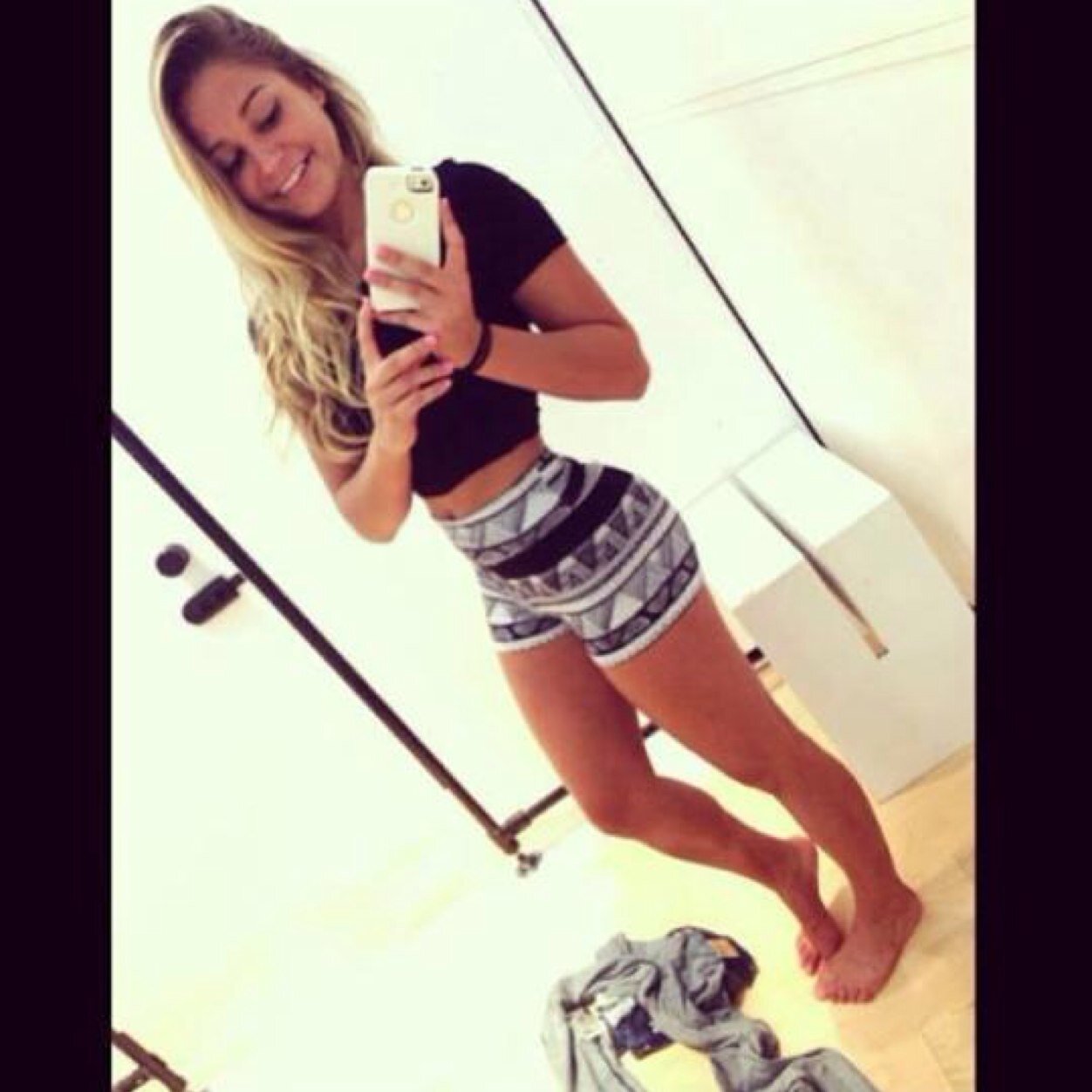 You know you like someone when you smile as soon as they message you❤️ ps Single  and happy with life :)
