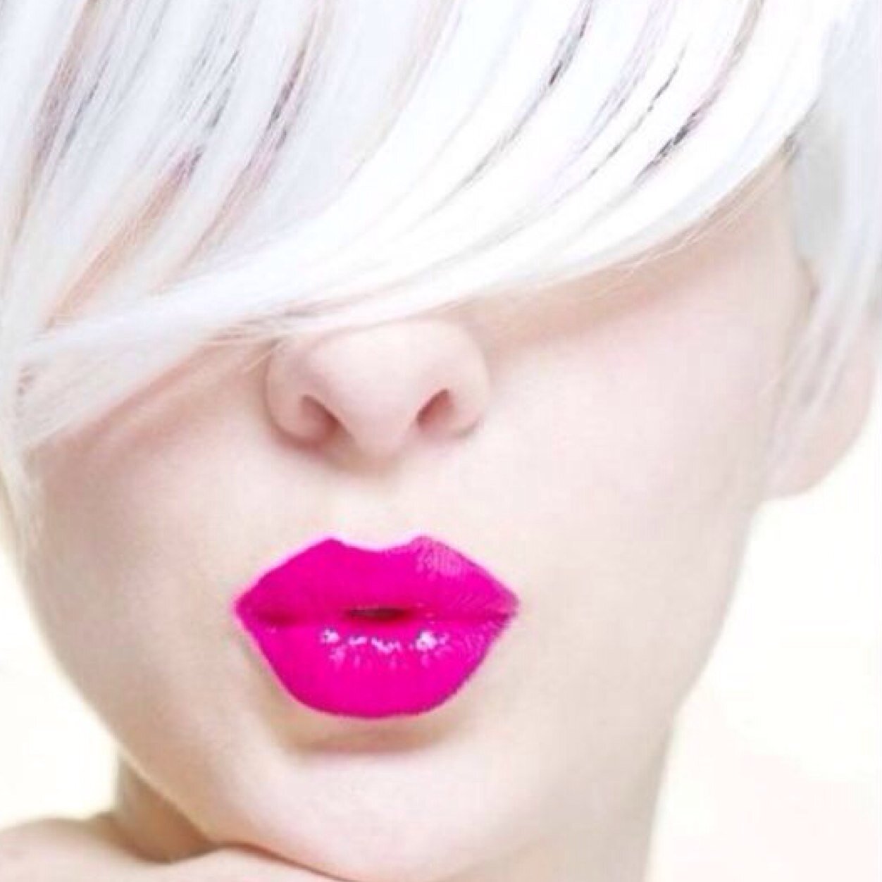 Now blo-ing in Manila! #BloRockwell, #BloSerendra, #BloMOA & #BloMegamall. Book a blo now at 0917-6blodry!
