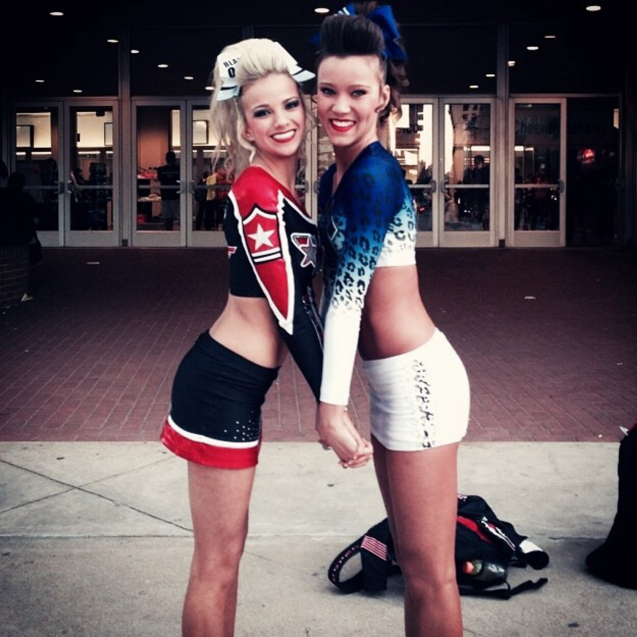 Strong people don't put others down.. They lift them up ♡ DM us your compliments about your favorite cheerleaders/cheer anons!
