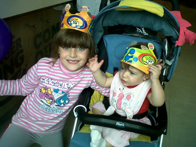 Mami y guardiana del tesoro mas preciado del mundo....         MIS HIJAS     Gracias bebu por tanto amor. Los amo!