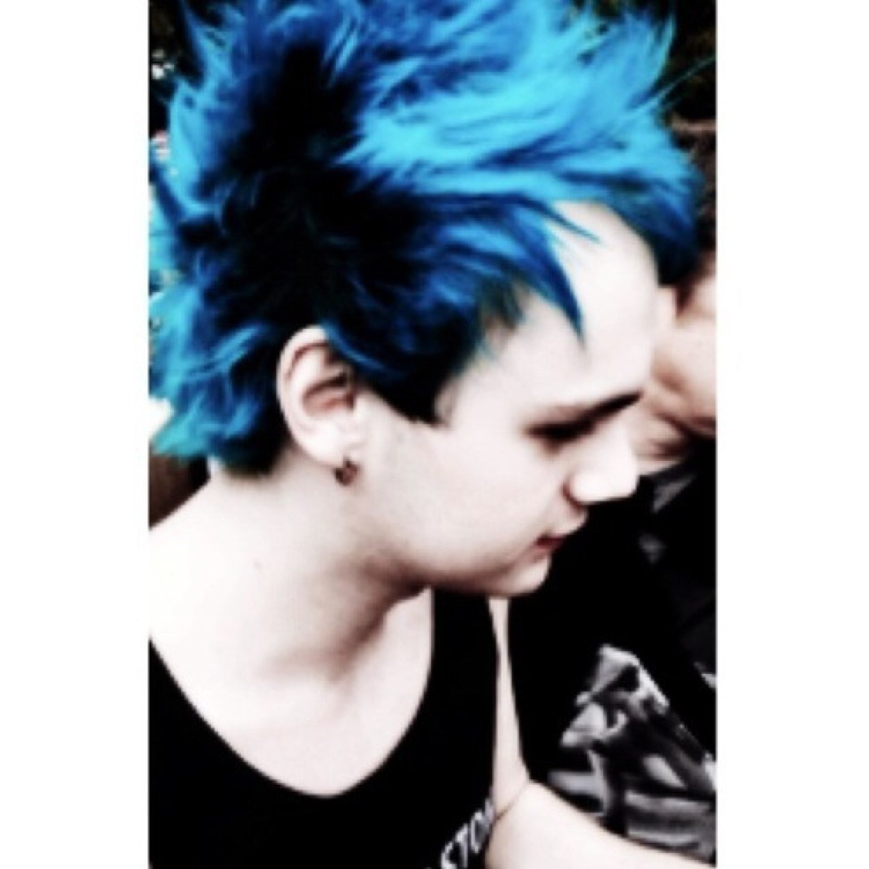 FREE FOLLOW FROM @xAshDelReyx ----- FOLLOW HER OR LOSE THIS FOLLOW!