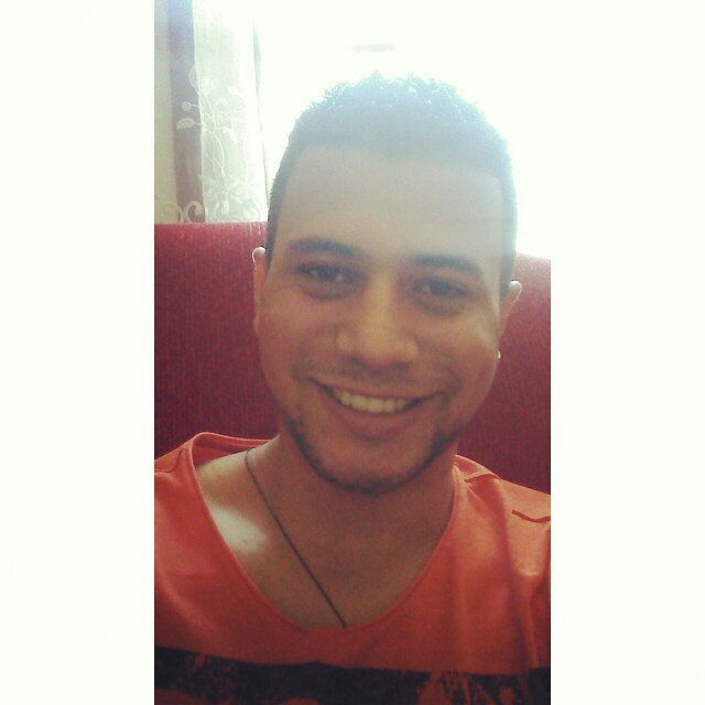 douglasapm's profile picture. Sem desandar, sem humilhar ninguém, é assim que eu quero ser, sim, um cara melhor. Não melhor do que ninguém, mas o melhor que eu puder ser.