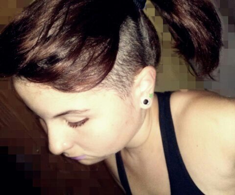 Metade do quee eu faalo naaum se aproveeita, e a outra metaade menoos ainda... Naum me siga, sou pura perca de tempo... ¬¬' e foda-se