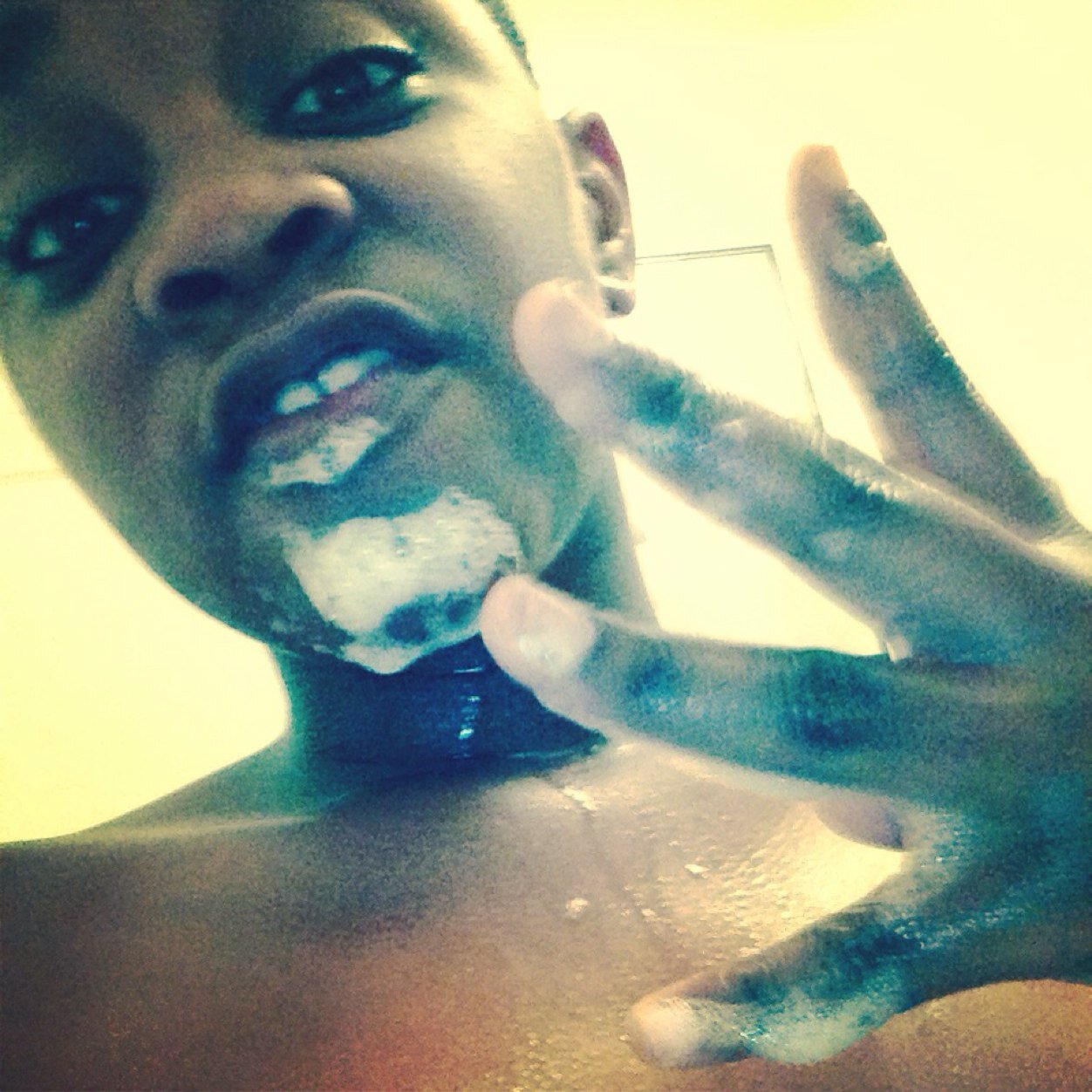 Im Single 14 lokking but Teh Dat Single Life ??