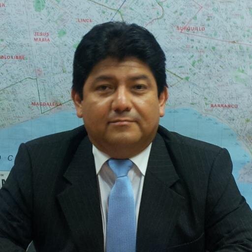 Consultor en gestión humana, miembro de la Cámara Internacional de Conferencistas, especialista laboral, Social Media Expert, buen padre e hincha de la U