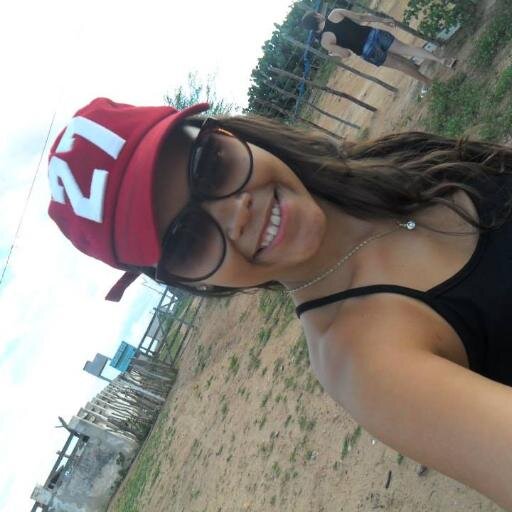 Não sei amar pela metade,Não sei viver de mentiras,não sei voar com os pés no chão..Sou sempre eu mesma,mais com certeza não serei a mesma pra sempre!