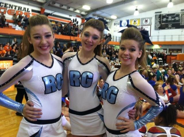 DHHS '16 3 Cheer 3