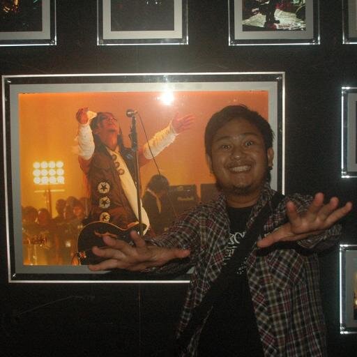 @everylittlemerch | pembacot di @boldyourlife | (dulu) pembacot di @BIGREDS_Radio | bumi itu bulat, jangan diam di tempat