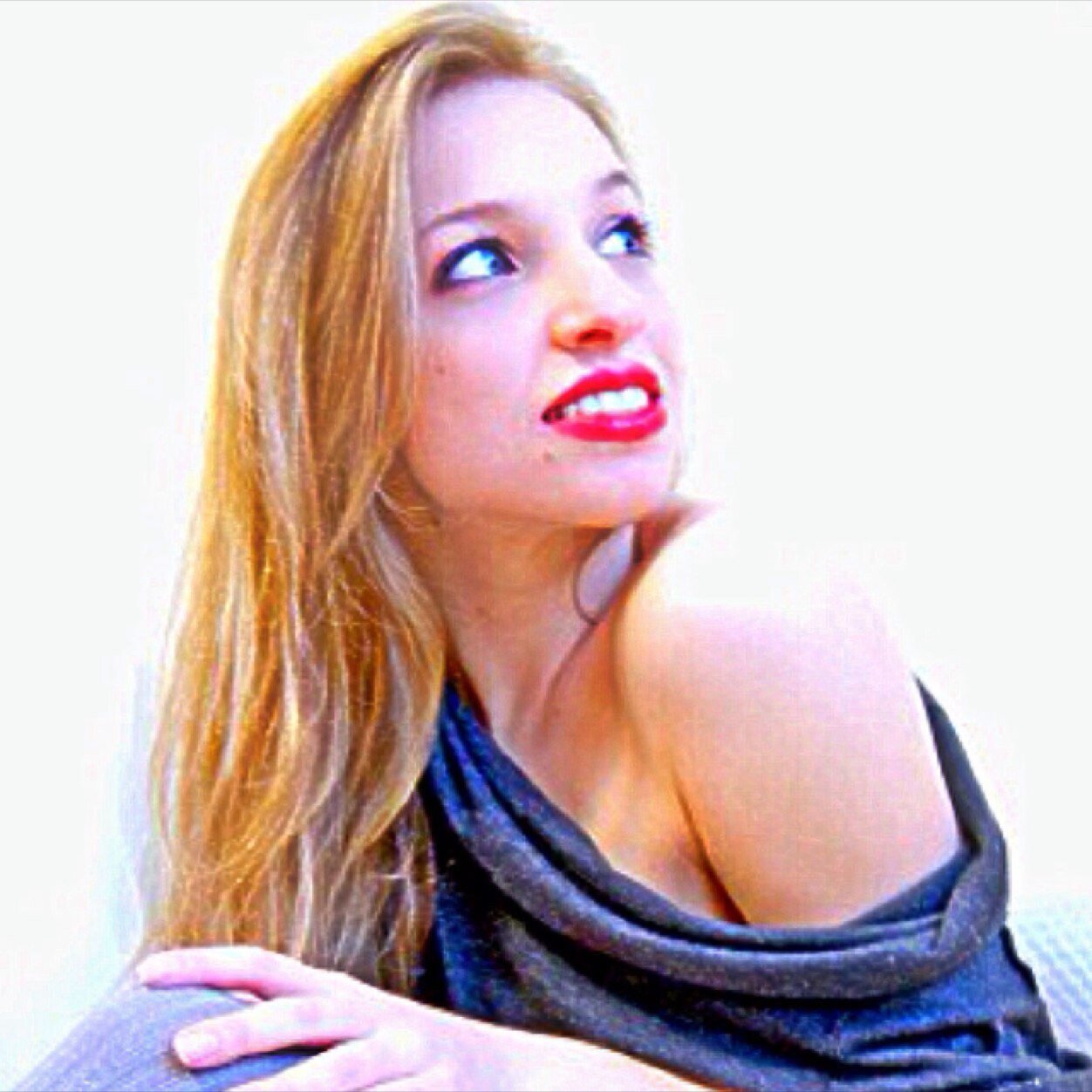 Hello :) - names Livy G ;). Go ahead and follow me ;). I love to see new stories every day from other peolle ;)