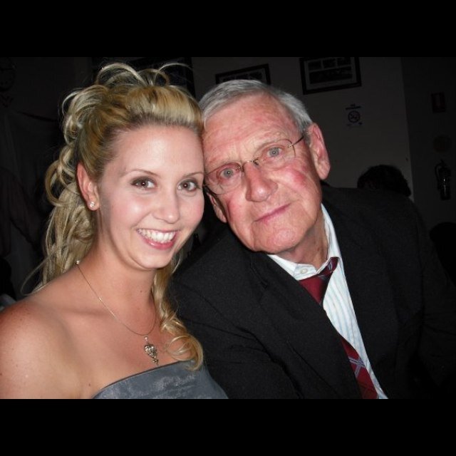 lyndanarik's profile picture. 