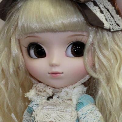 News and reports of dolls and related toys. Pics and video reports from toy shows worldwide.