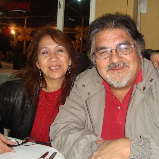 Discutamos en 140 caracteres de política y economía☕🌳los viejos de mi edad me mandan puras weas de potos y tetas. Upeliento y Allendista. sigueme y te sigo.