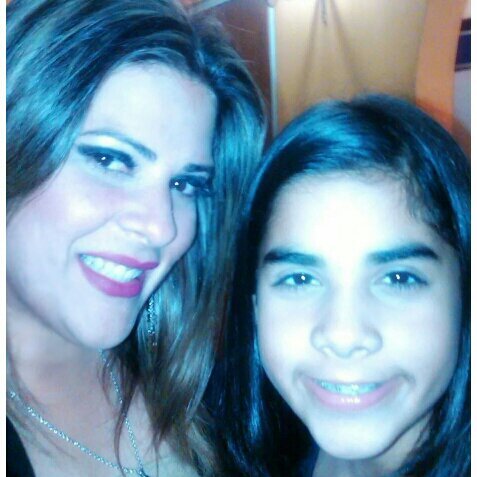 monyvillasmiles's profile picture. 