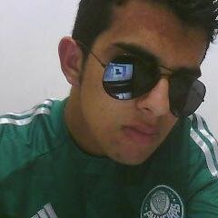 amo futebol.