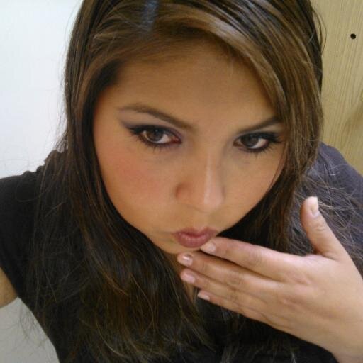 unaCaby's profile picture. Un café por la mañana y quizá un tequila por la tarde... incansable (nel, ahora sí ya me canso)...apasionada.