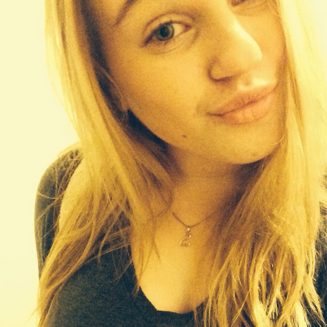 maddypredom's profile picture. Makes me wanna take a back road