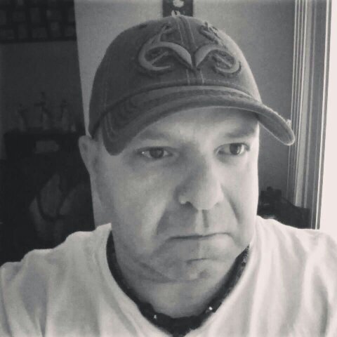 OUTDOORSR's profile picture. Canadian eh! love my family and friends and I love to Bow hunt!!