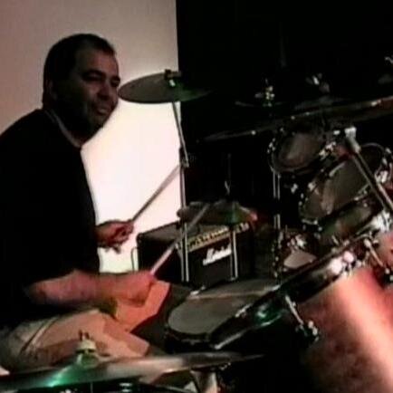 613guedes's profile picture. Eu morro ontem. Nasço amanha. Ando onde há espaço. Meu tempo é quando