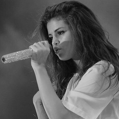 Hey! I'm a Selenator of ❤ & I hope someday meet in person to @SelenaGomez, she's my idol and my inspiration ツ #DreamOutLoud #WhoSays #LiveLikeTheresNoTomorrow