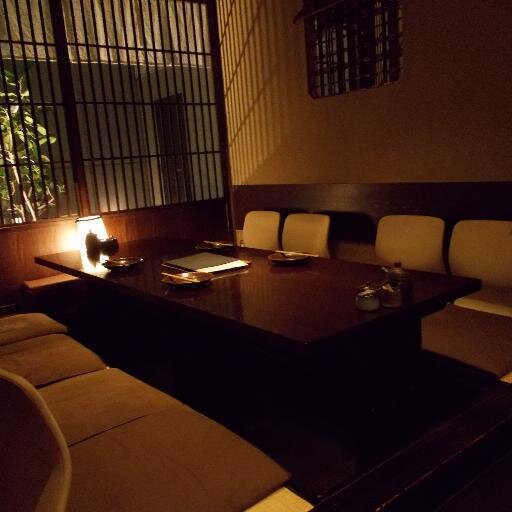 恵比寿と代官山の間にある、大人のための居酒屋です。JAZZの流れる落ち着いた雰囲気で、新鮮なお魚や炉端焼き、水炊き等の自慢の鍋をどうぞ。地酒や焼酎の品揃えも自慢です。
日替わりランチの内容や、夜のオススメ情報などをつぶやきます。