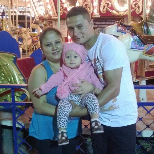 Demasiado enamora de mi familia ellos son todo para mi
