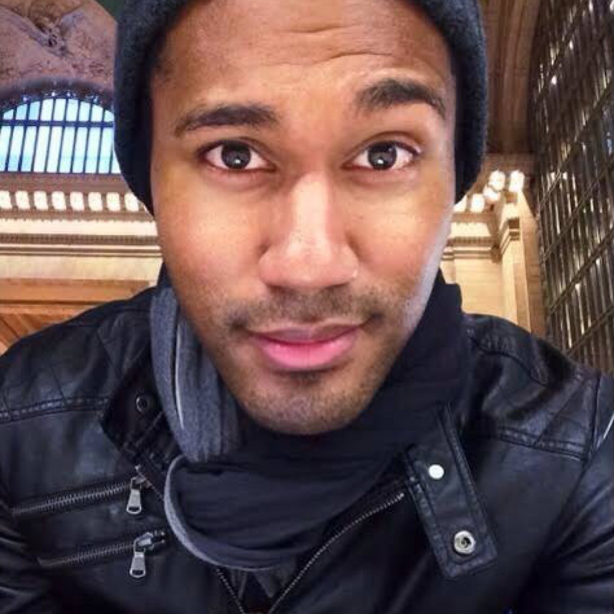 theMOFOSH0's profile picture. Photographer/Vlogger/Dancer/Artist