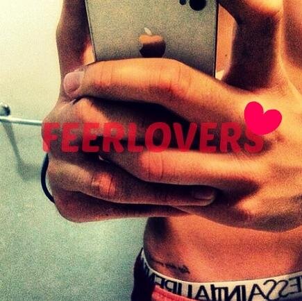 Feer es todo lo que buscabas pero mas chingon. Amando a @Oyeferch