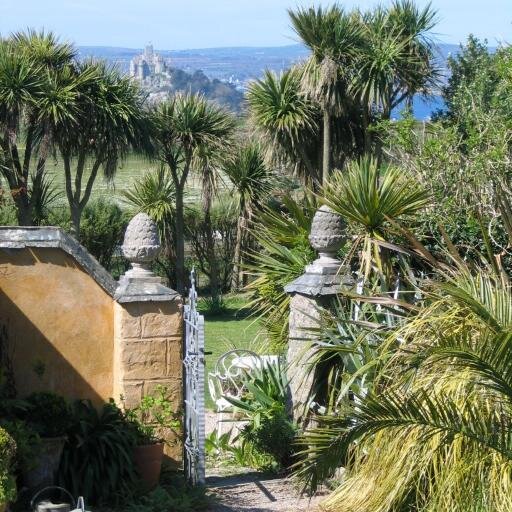 Ednovean Farm 17th-century farmhouse sea views, stunning gardens, perfect location https://t.co/THpjSLM5d5