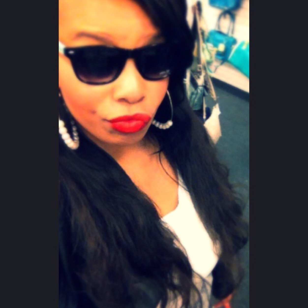 MsDivaDebonaire's profile picture. fashions fade but style is eternal diamond in the rough #22 #Baddgal #BGC Inspiring fashion designer...watch me #WERK