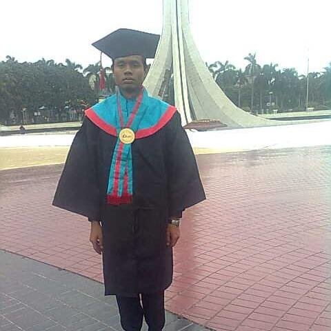 richardsolution's profile picture. 