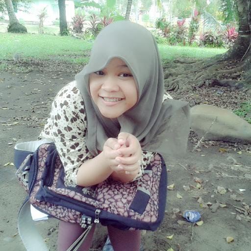 tannia_hersi's profile picture. Sayang ibu bapak :-):-*{}