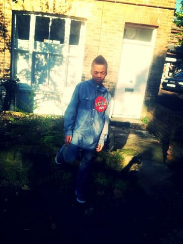 I am 11 south london boy wanna talk more wid me add 2A3E67FE I'm also a lightiee.Tag: Yung Shotz #Akeem add me on fb akeem oshane and insta mob_akz